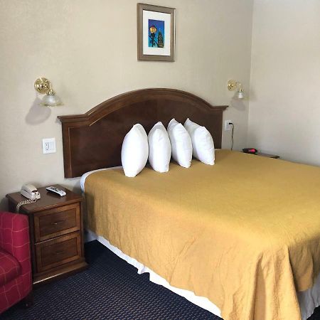 Knights Inn Harrisonville Esterno foto